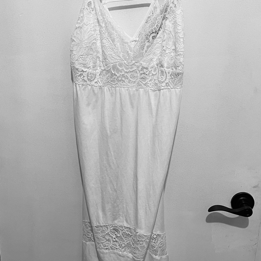 In bloom by jonquil white large night gown.